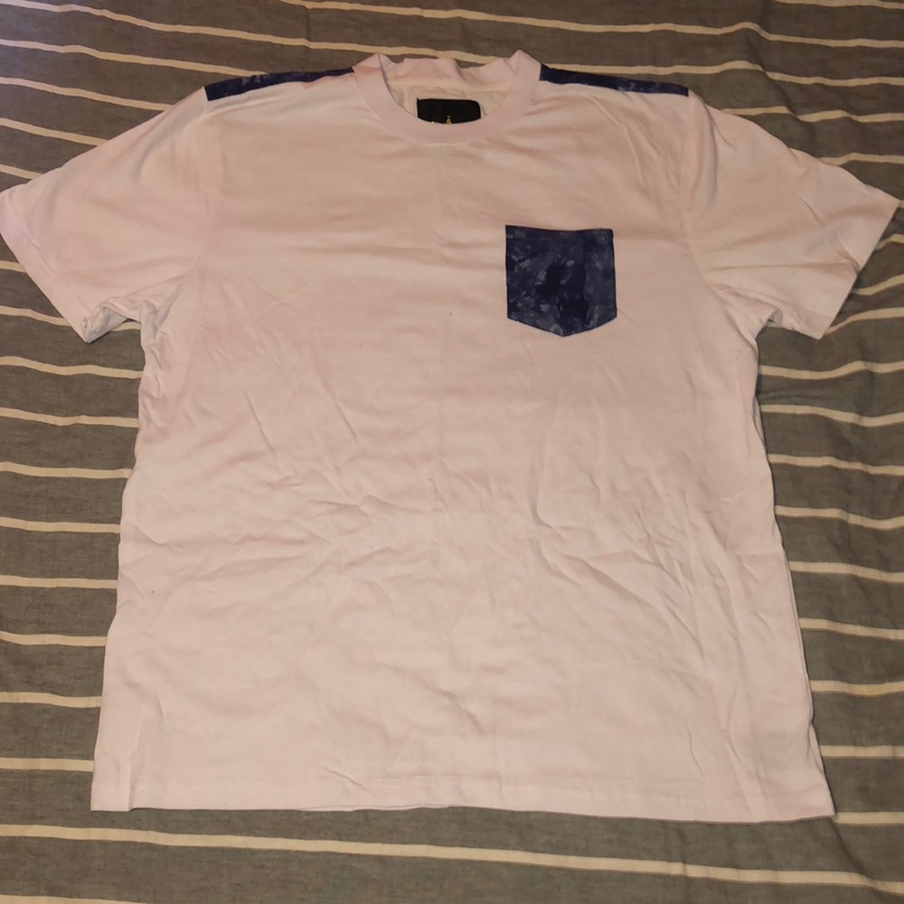 Dark floral pocket tee.(lowkey Fire)